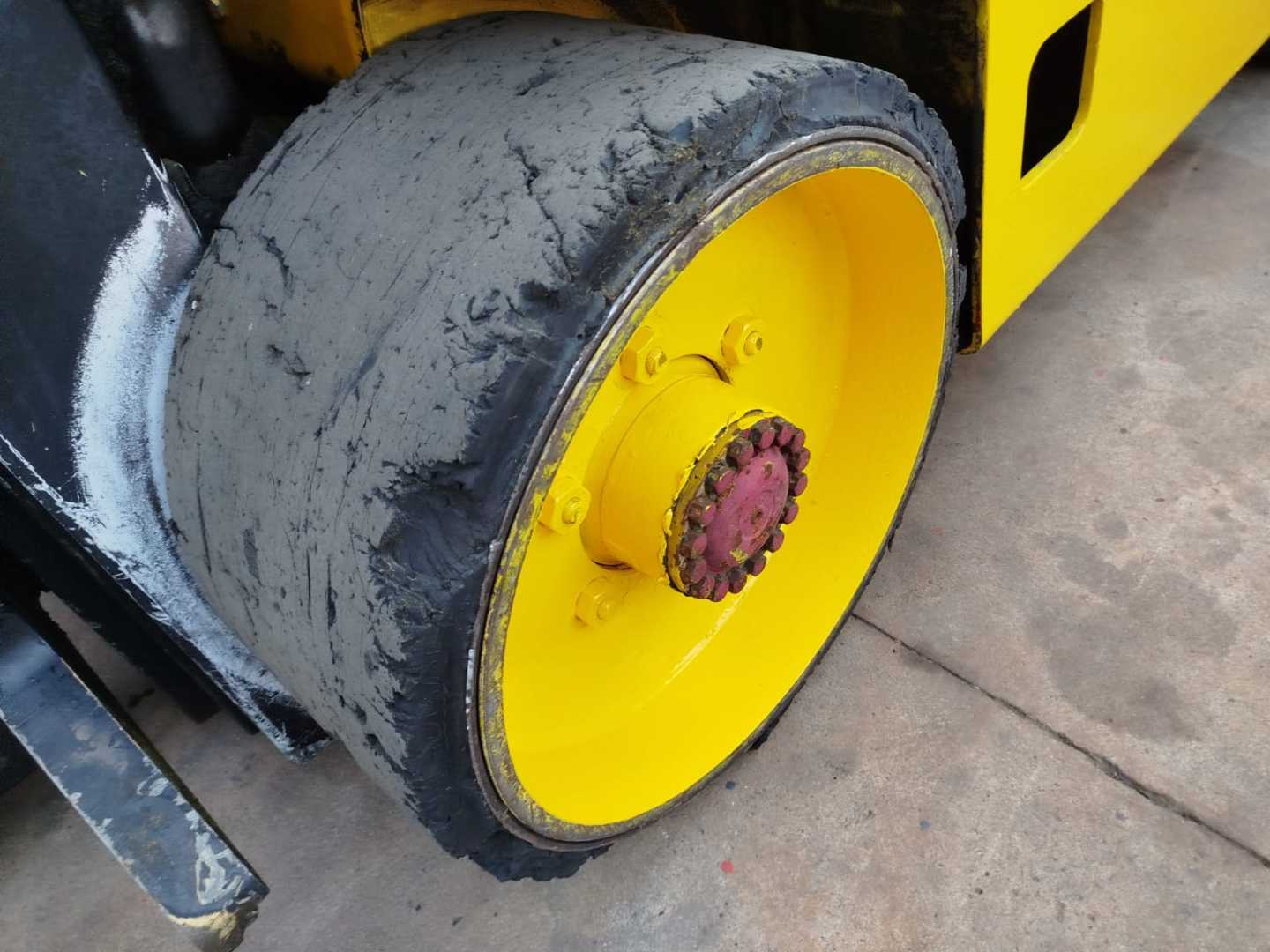 Used Forklift Hyster S700XL 4 riteņu dakšu iekrāvējs (Image 4) Used Forklift Hyster S700XL 4 riteņu dakšu iekrāvējs (Image 4)