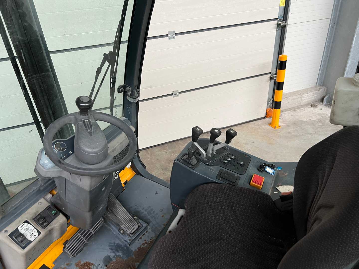 Used Forklift Jungheinrich DFG316s 4 riteņu dakšu iekrāvējs (Image 3) Used Forklift Jungheinrich DFG316s 4 riteņu dakšu iekrāvējs (Image 3)