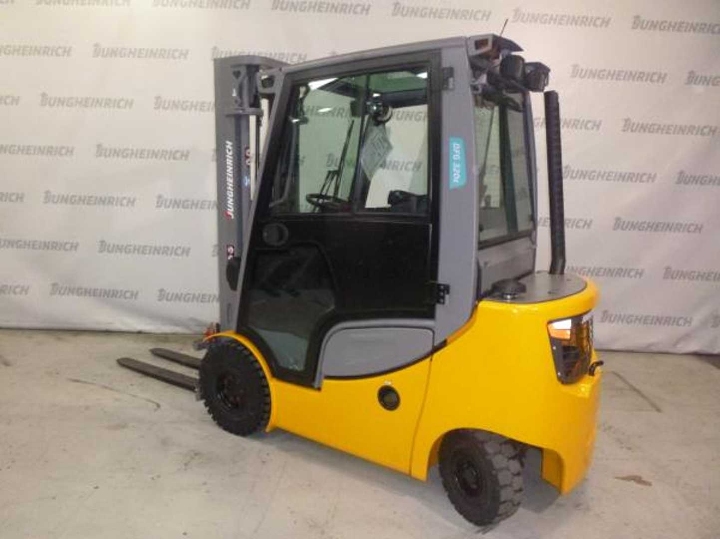 Used Forklift Jungheinrich DFG 320s G120-500 DZ - 614355 4 riteņu dakšu iekrāvējs (Image 2)