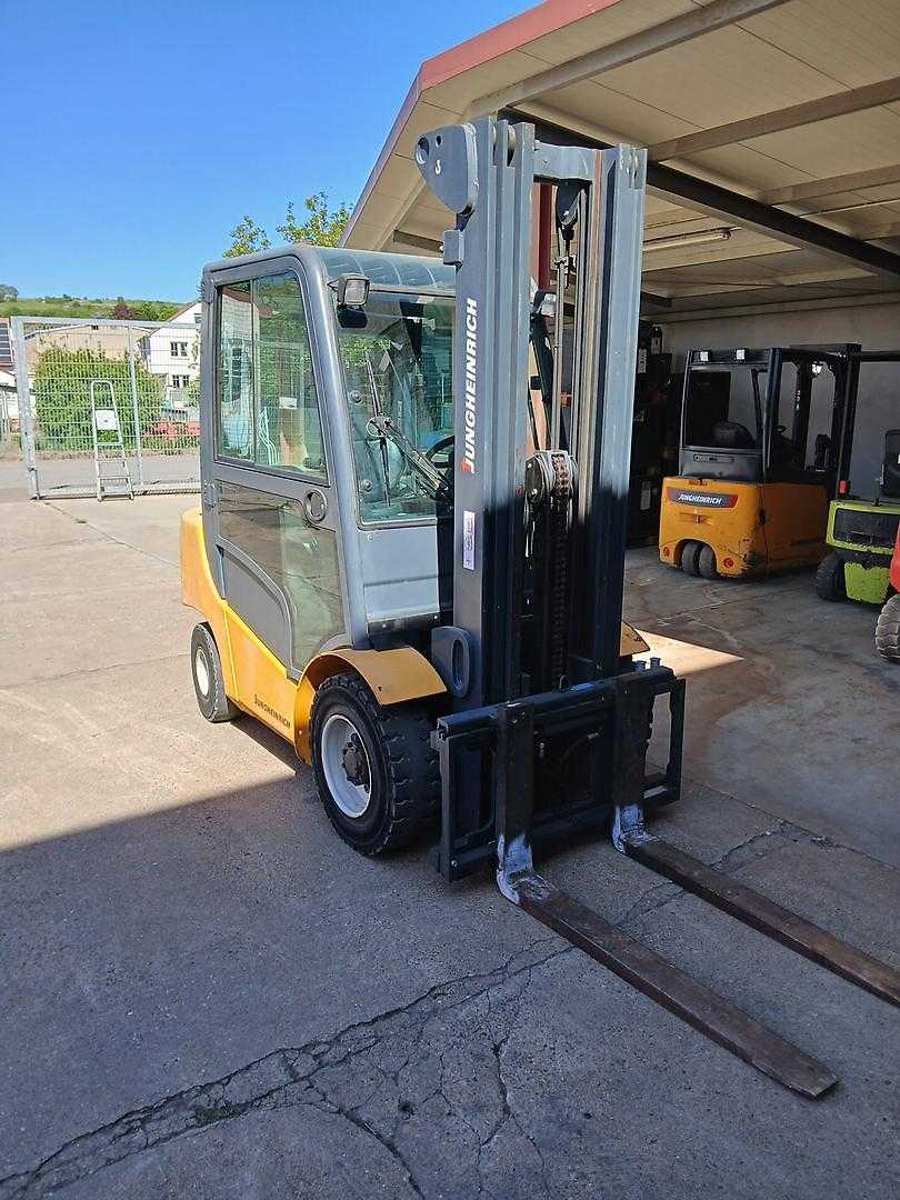 Used Forklift Jungheinrich DFG 430 Bj. 2005 4 riteņu dakšu iekrāvējs (Image 2)