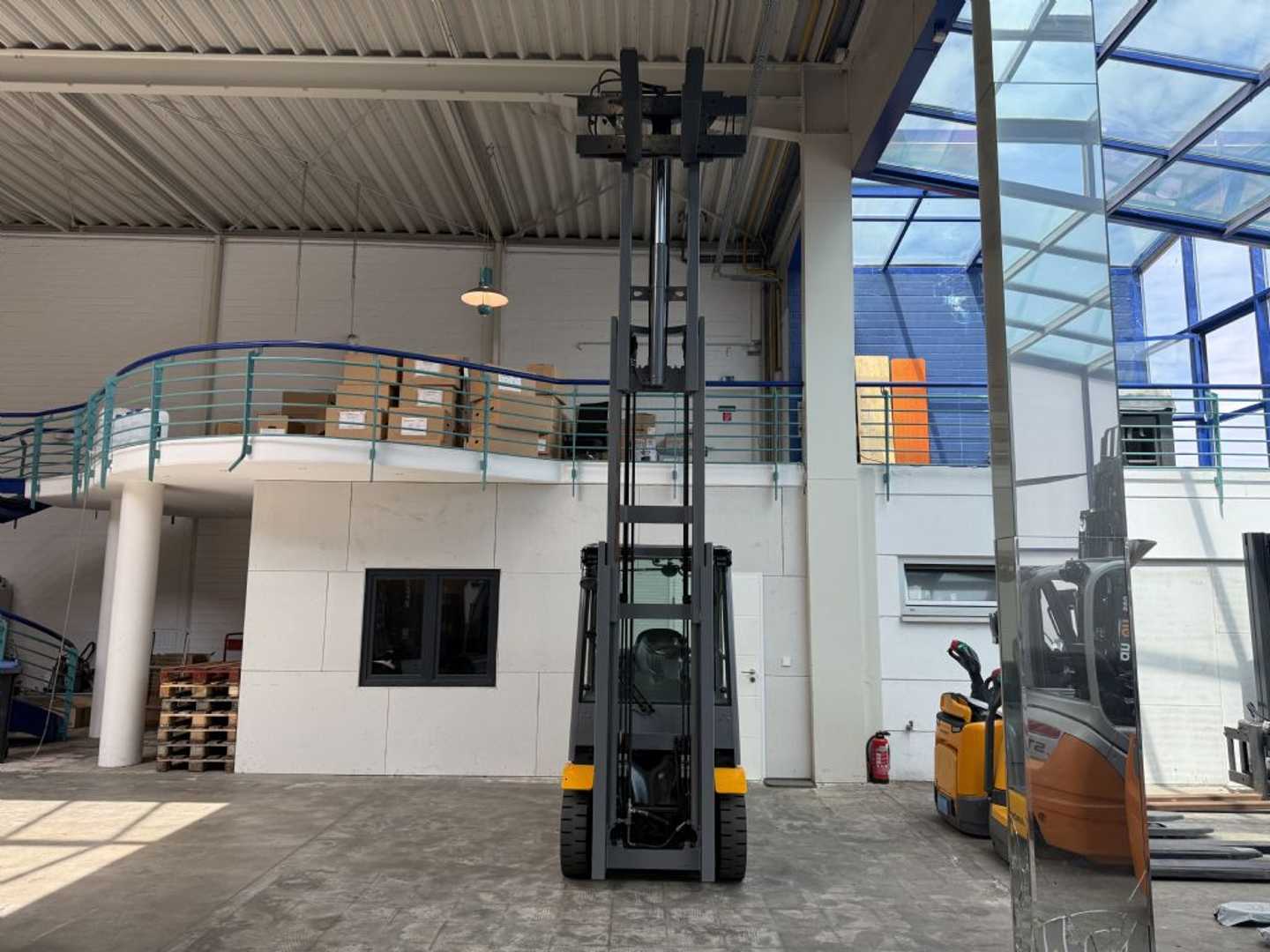 Used Forklift Jungheinrich DFG 425 S / 5765 Std. / Lack NEU 4 riteņu dakšu iekrāvējs (Image 5)