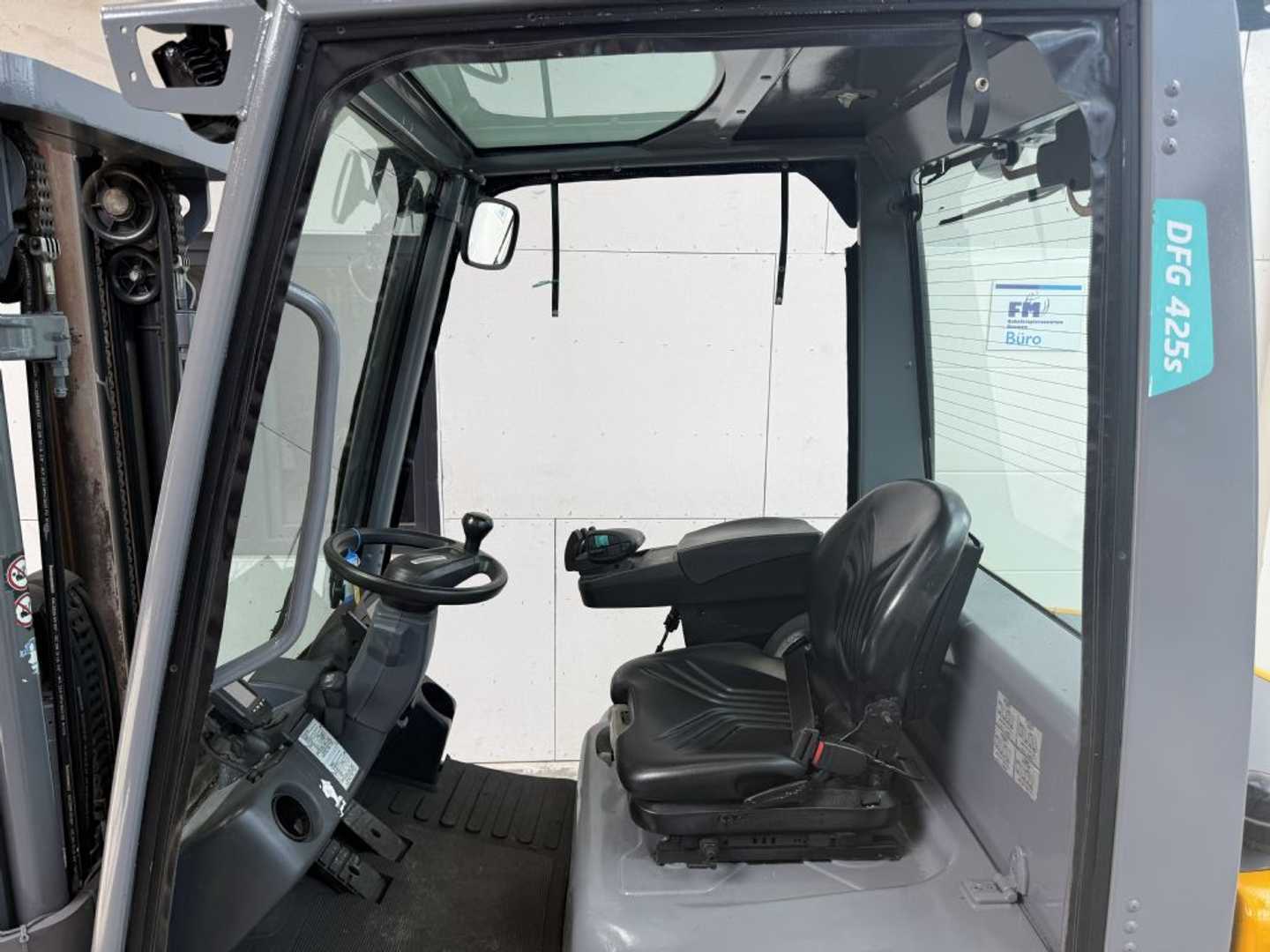 Used Forklift Jungheinrich DFG 425 S / 5765 Std. / Lack NEU 4 riteņu dakšu iekrāvējs (Image 6)