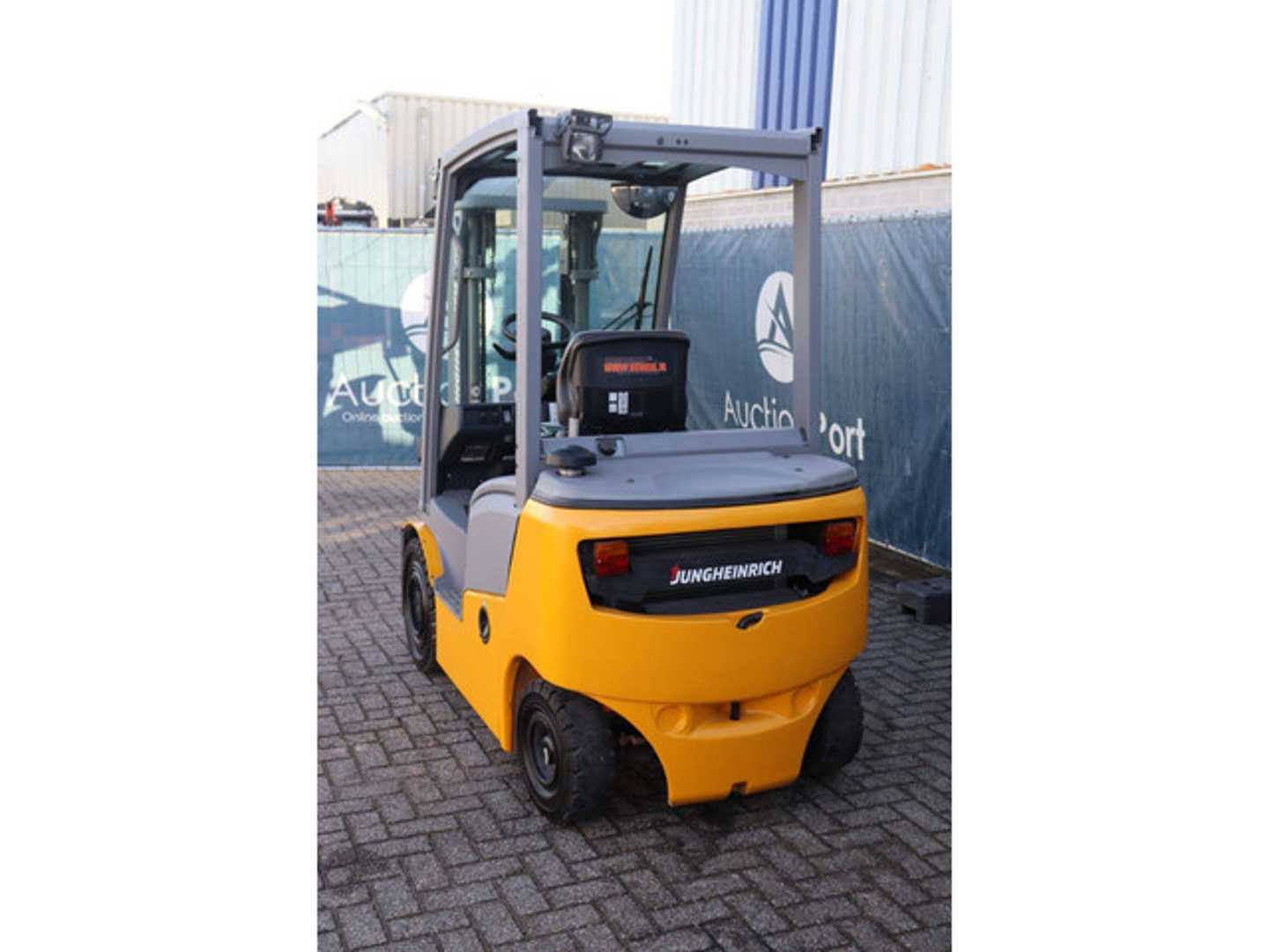 Used Forklift Jungheinrich DFG 316 4 riteņu dakšu iekrāvējs (Image 4) Used Forklift Jungheinrich DFG 316 4 riteņu dakšu iekrāvējs (Image 4)