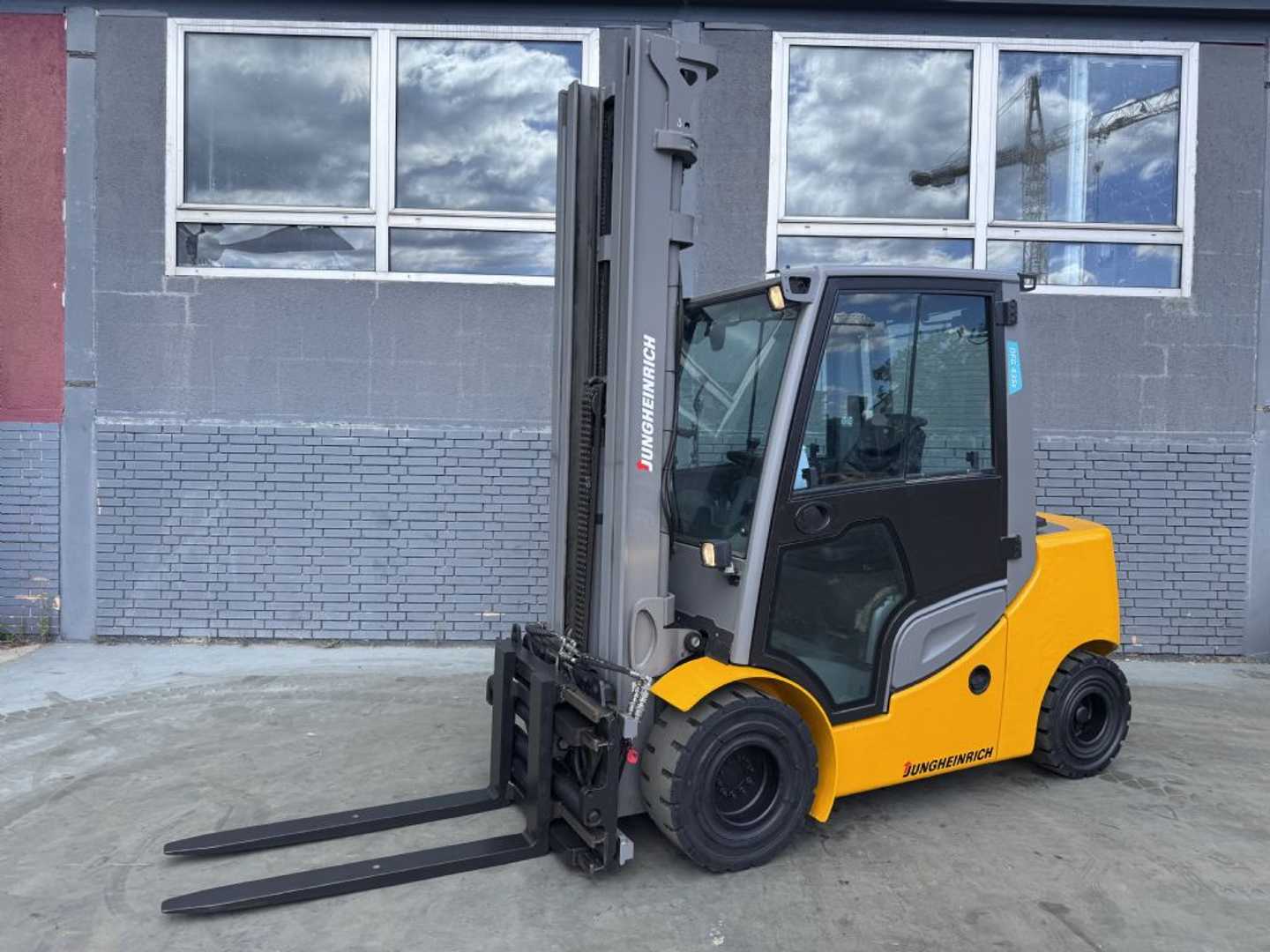 Used Forklift Jungheinrich DFG 435s Baujahr 2018/ Stunden 7263 HH 6500 4 riteņu dakšu iekrāvējs (Image 2) Used Forklift Jungheinrich DFG 435s Baujahr 2018/ Stunden 7263 HH 6500 4 riteņu dakšu iekrāvējs (Image 2)