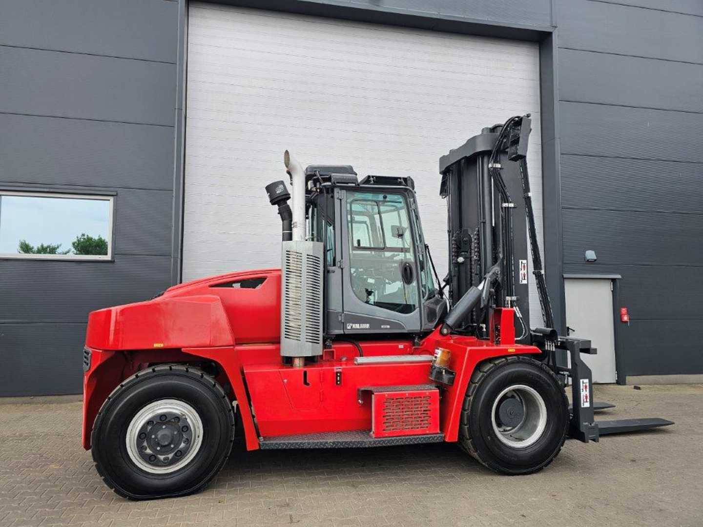 Used Forklift Kalmar DCG150-6 - FREIHUB 4 riteņu dakšu iekrāvējs (Image 2) Used Forklift Kalmar DCG150-6 - FREIHUB 4 riteņu dakšu iekrāvējs (Image 2)