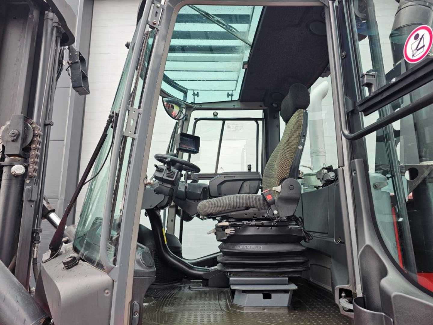 Used Forklift Kalmar DCG150-6 - FREIHUB 4 riteņu dakšu iekrāvējs (Image 5) Used Forklift Kalmar DCG150-6 - FREIHUB 4 riteņu dakšu iekrāvējs (Image 5)