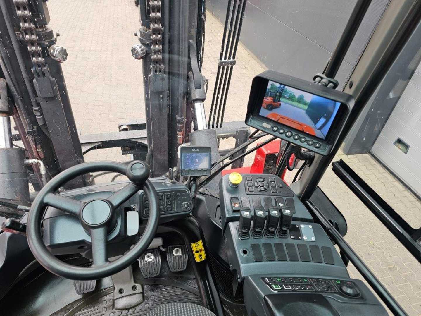 Used Forklift Kalmar DCG150-6 - FREIHUB 4 riteņu dakšu iekrāvējs (Image 6) Used Forklift Kalmar DCG150-6 - FREIHUB 4 riteņu dakšu iekrāvējs (Image 6)