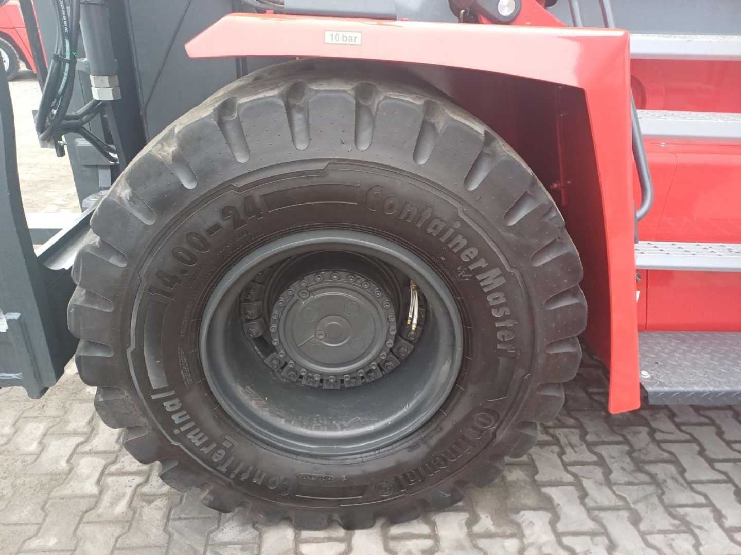 Used Forklift Kalmar DCG250-12LB 4 riteņu dakšu iekrāvējs (Image 9) Used Forklift Kalmar DCG250-12LB 4 riteņu dakšu iekrāvējs (Image 9)