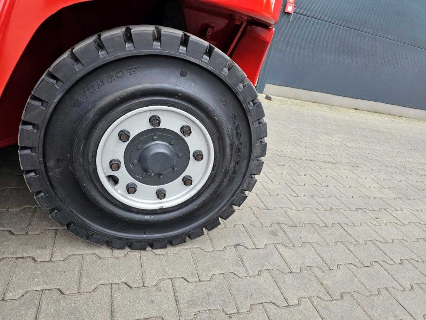 Used Forklift Kalmar DCG80-9 4 riteņu dakšu iekrāvējs (Image 9) Used Forklift Kalmar DCG80-9 4 riteņu dakšu iekrāvējs (Image 9)