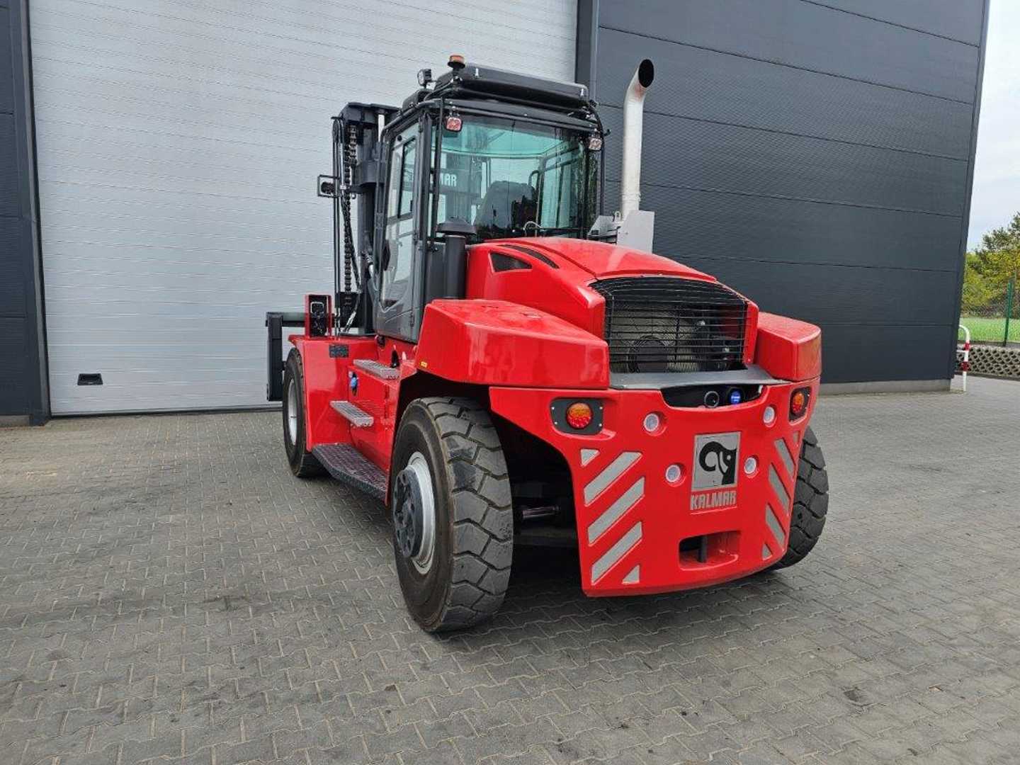 Used Forklift Kalmar DCG120-6 4 riteņu dakšu iekrāvējs (Image 5) Used Forklift Kalmar DCG120-6 4 riteņu dakšu iekrāvējs (Image 5)