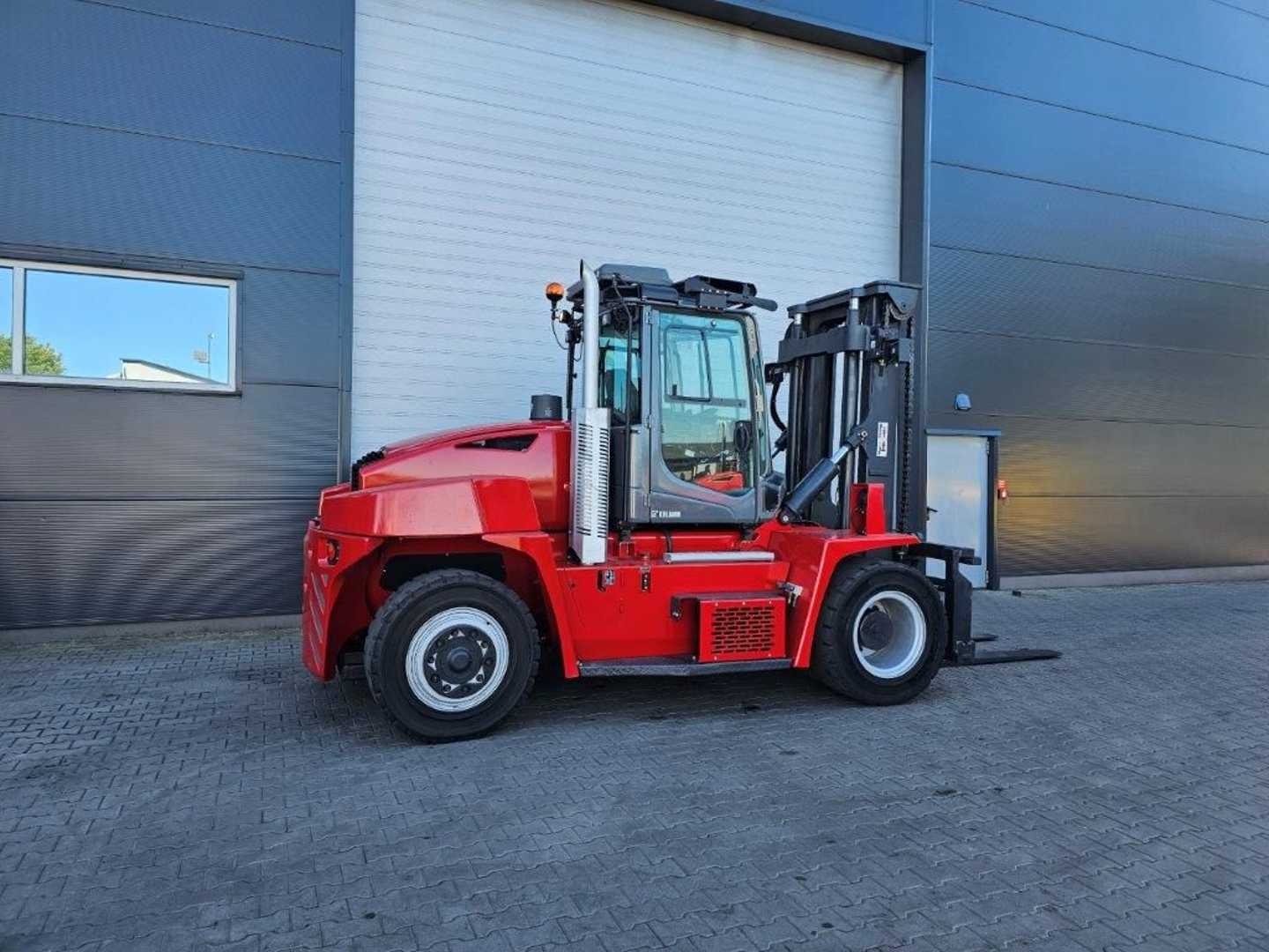 Used Forklift Kalmar DCG120-6 4 riteņu dakšu iekrāvējs (Image 4) Used Forklift Kalmar DCG120-6 4 riteņu dakšu iekrāvējs (Image 4)
