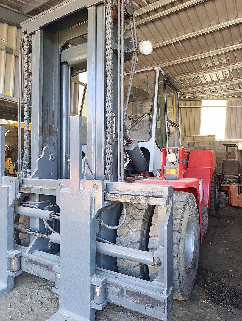 Used Forklift Kalmar DCE 160-12 4 riteņu dakšu iekrāvējs (Image 8) Used Forklift Kalmar DCE 160-12 4 riteņu dakšu iekrāvējs (Image 8)