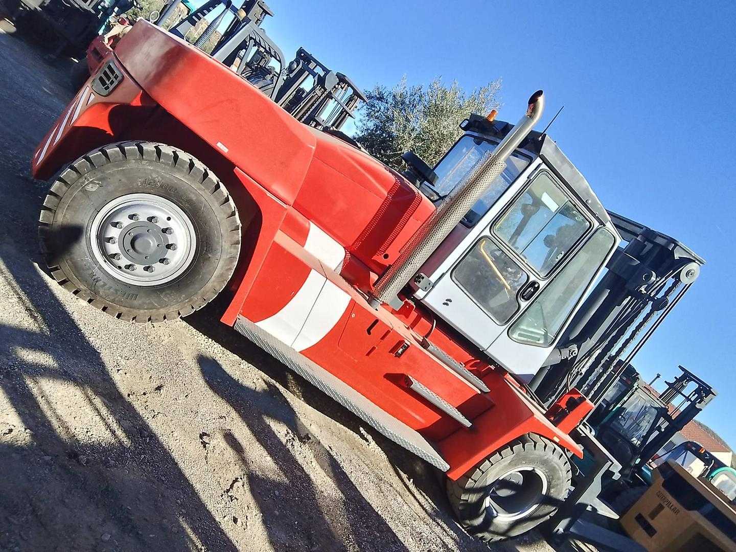 Used Forklift Kalmar DCE 160-12 4 riteņu dakšu iekrāvējs (Image 11) Used Forklift Kalmar DCE 160-12 4 riteņu dakšu iekrāvējs (Image 11)