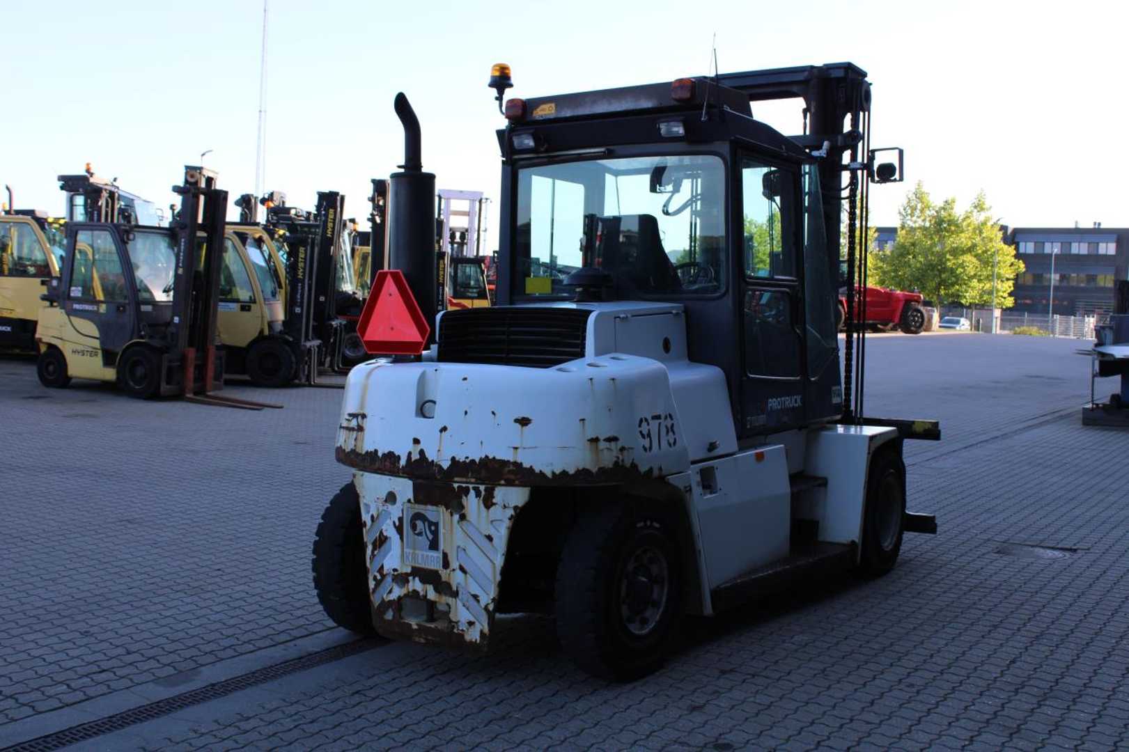 Used Forklift Kalmar DCE80-6 4 riteņu dakšu iekrāvējs (Image 3) Used Forklift Kalmar DCE80-6 4 riteņu dakšu iekrāvējs (Image 3)
