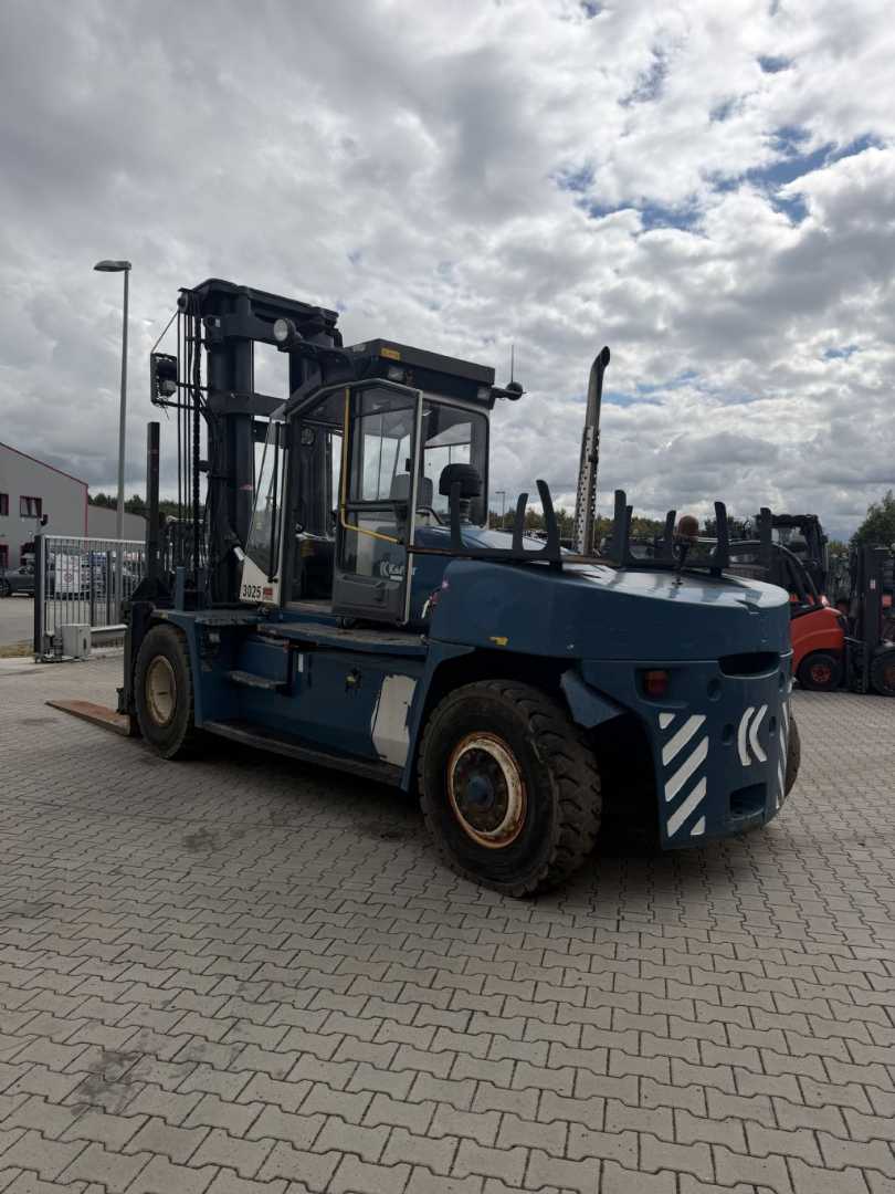 Used Forklift Kalmar DCE 160-12 4 riteņu dakšu iekrāvējs (Image 6) Used Forklift Kalmar DCE 160-12 4 riteņu dakšu iekrāvējs (Image 6)