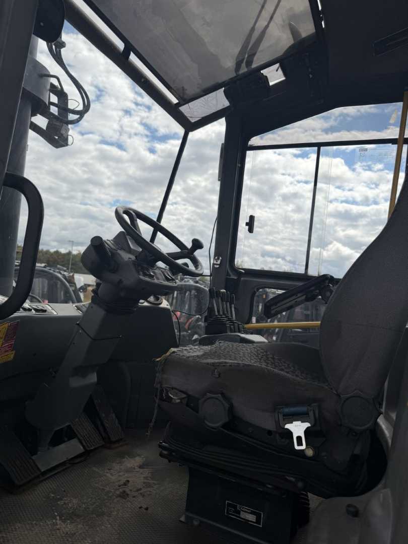 Used Forklift Kalmar DCE 160-12 4 riteņu dakšu iekrāvējs (Image 9) Used Forklift Kalmar DCE 160-12 4 riteņu dakšu iekrāvējs (Image 9)