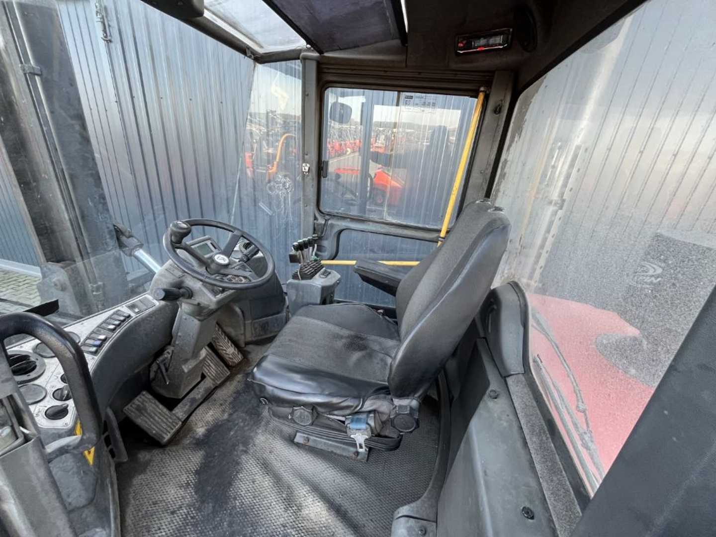 Used Forklift Kalmar DCE120-12 4 riteņu dakšu iekrāvējs (Image 10) Used Forklift Kalmar DCE120-12 4 riteņu dakšu iekrāvējs (Image 10)