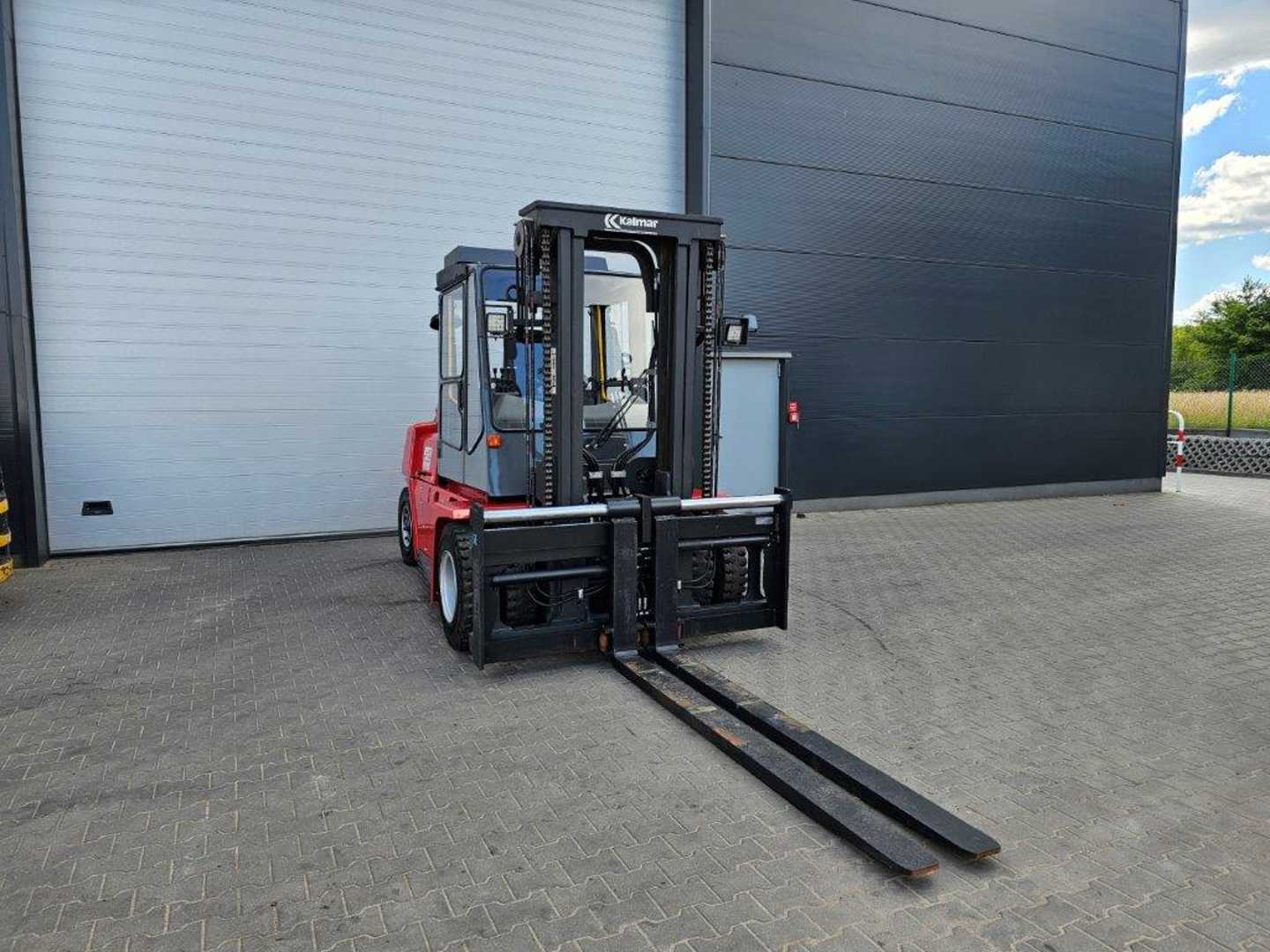 Used Forklift Kalmar DCF80-9 4 riteņu dakšu iekrāvējs (Image 4) Used Forklift Kalmar DCF80-9 4 riteņu dakšu iekrāvējs (Image 4)