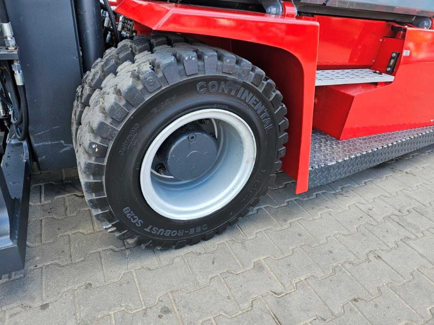 Used Forklift Kalmar DCF80-9 4 riteņu dakšu iekrāvējs (Image 10) Used Forklift Kalmar DCF80-9 4 riteņu dakšu iekrāvējs (Image 10)