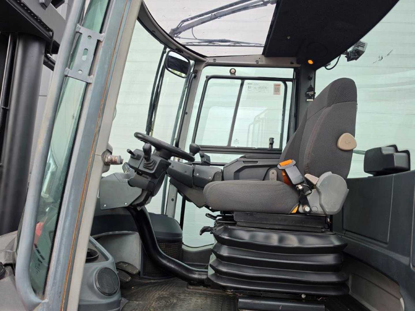 Used Forklift Kalmar DCG250-12LB 4 riteņu dakšu iekrāvējs (Image 6) Used Forklift Kalmar DCG250-12LB 4 riteņu dakšu iekrāvējs (Image 6)