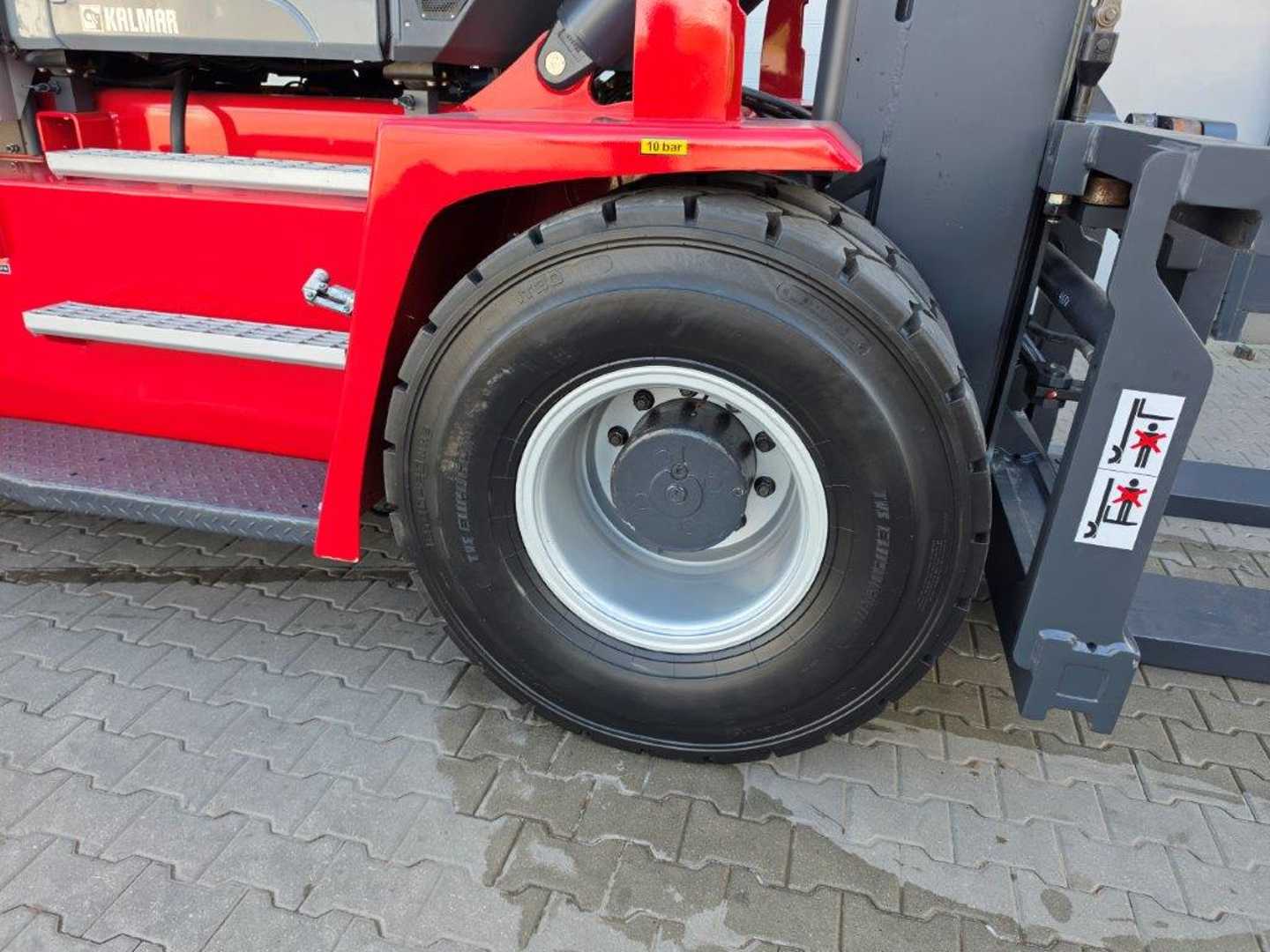 Used Forklift Kalmar DCG100-12 4 riteņu dakšu iekrāvējs (Image 8) Used Forklift Kalmar DCG100-12 4 riteņu dakšu iekrāvējs (Image 8)