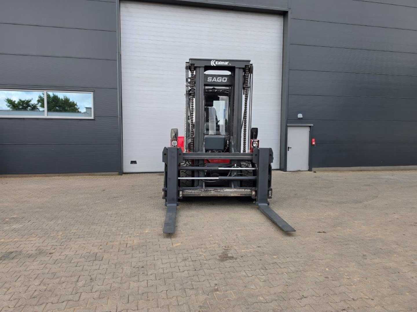 Used Forklift Kalmar DCG150-6 - NO ADBLUE 4 riteņu dakšu iekrāvējs (Image 3) Used Forklift Kalmar DCG150-6 - NO ADBLUE 4 riteņu dakšu iekrāvējs (Image 3)