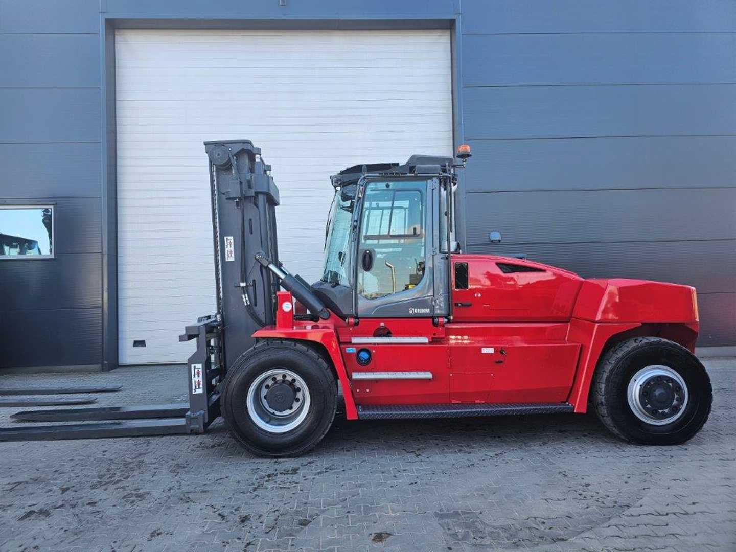 Used Forklift Kalmar DCG160-12 4 riteņu dakšu iekrāvējs (Image 2) Used Forklift Kalmar DCG160-12 4 riteņu dakšu iekrāvējs (Image 2)