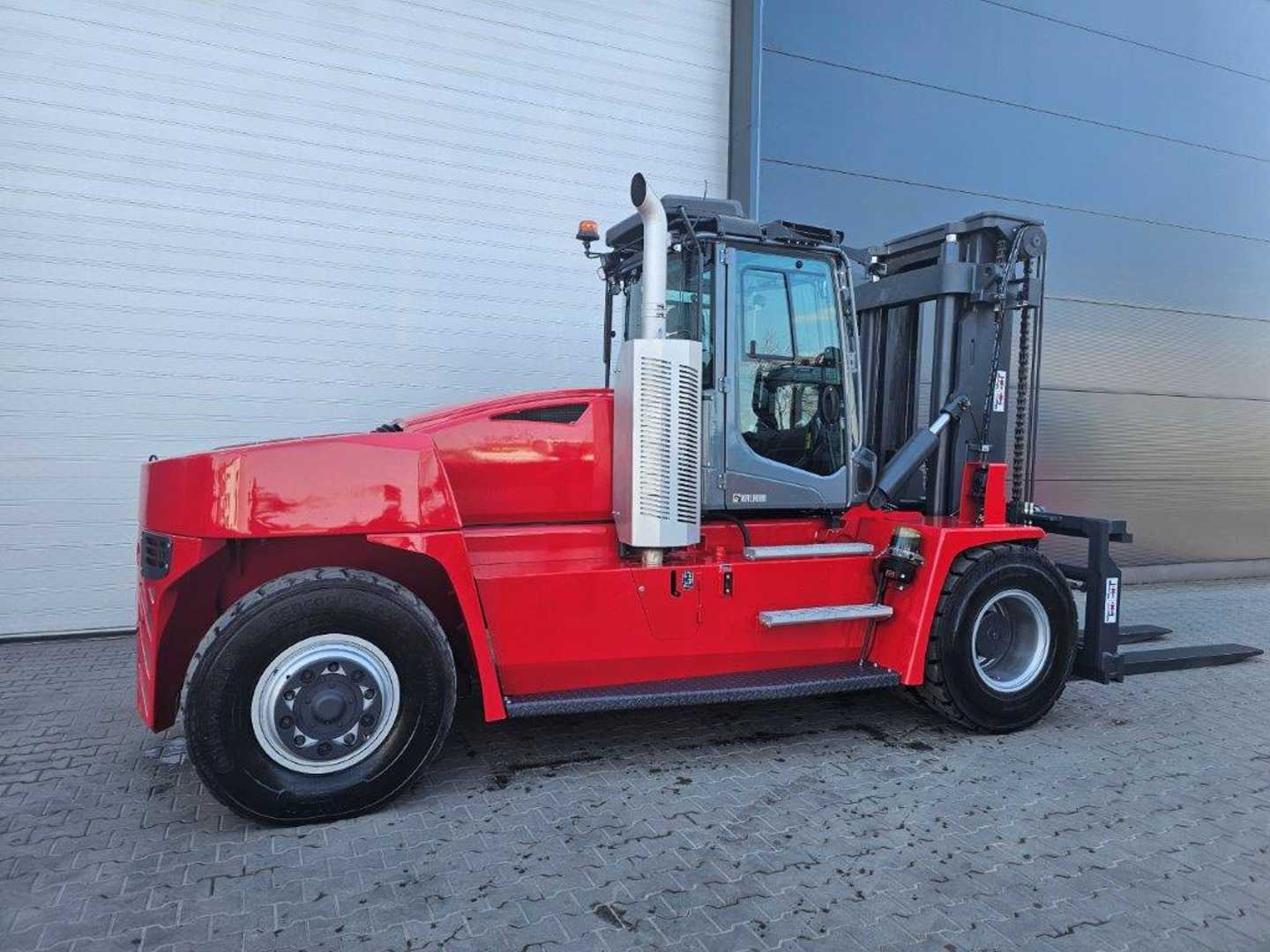 Used Forklift Kalmar DCG160-12 4 riteņu dakšu iekrāvējs (Image 3) Used Forklift Kalmar DCG160-12 4 riteņu dakšu iekrāvējs (Image 3)