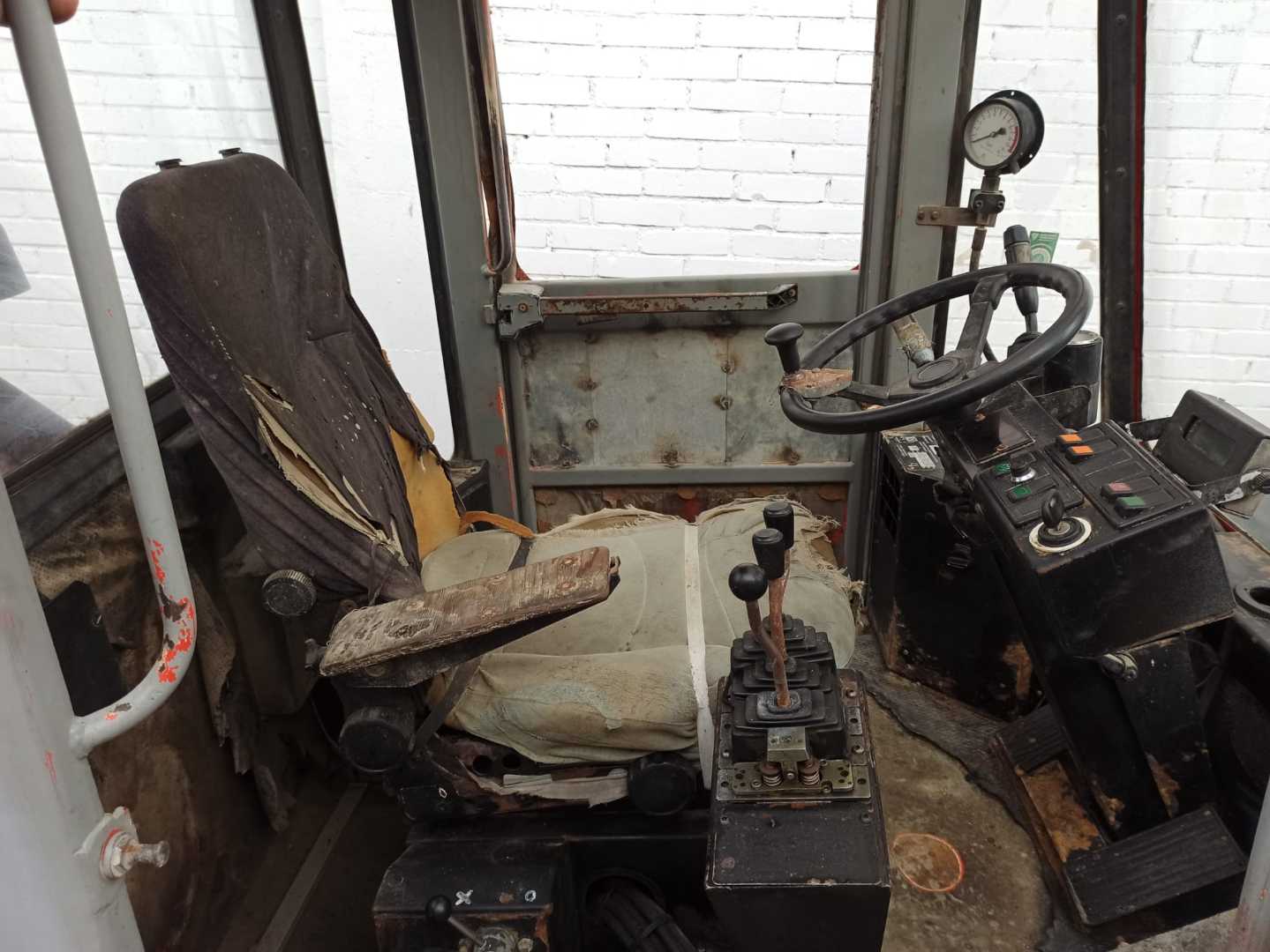 Used Forklift Kalmar DC13.6 4 riteņu dakšu iekrāvējs (Image 7) Used Forklift Kalmar DC13.6 4 riteņu dakšu iekrāvējs (Image 7)