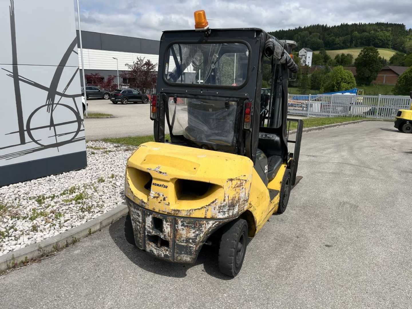 Used Forklift Komatsu FD25T-17 4 riteņu dakšu iekrāvējs (Image 3)