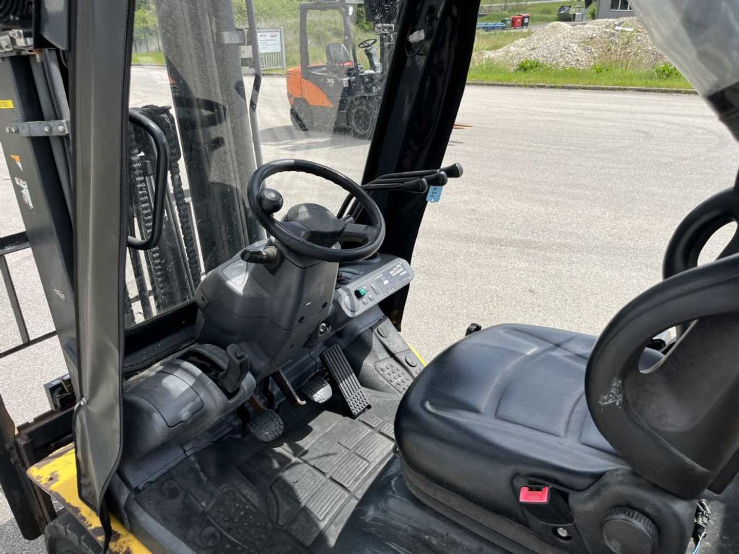 Used Forklift Komatsu FD25T-17 4 riteņu dakšu iekrāvējs (Image 5)
