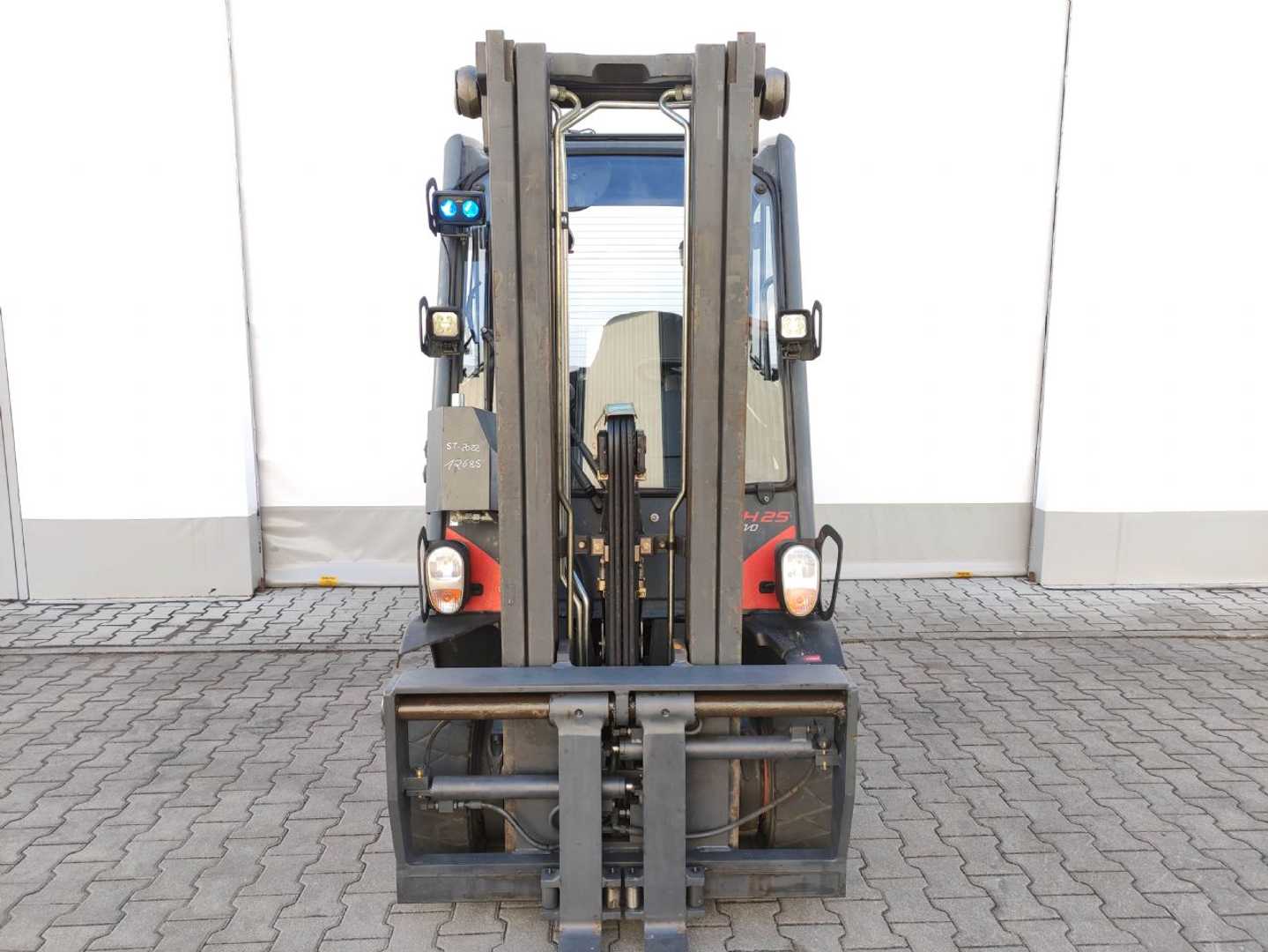 Used Forklift Linde H25D-02-392 EVO 4 riteņu dakšu iekrāvējs (Image 3) Used Forklift Linde H25D-02-392 EVO 4 riteņu dakšu iekrāvējs (Image 3)