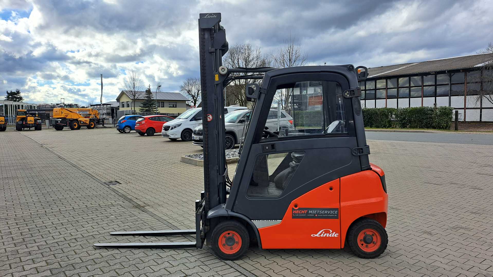 Used Forklift Linde H16D 4 riteņu dakšu iekrāvējs (Image 2)