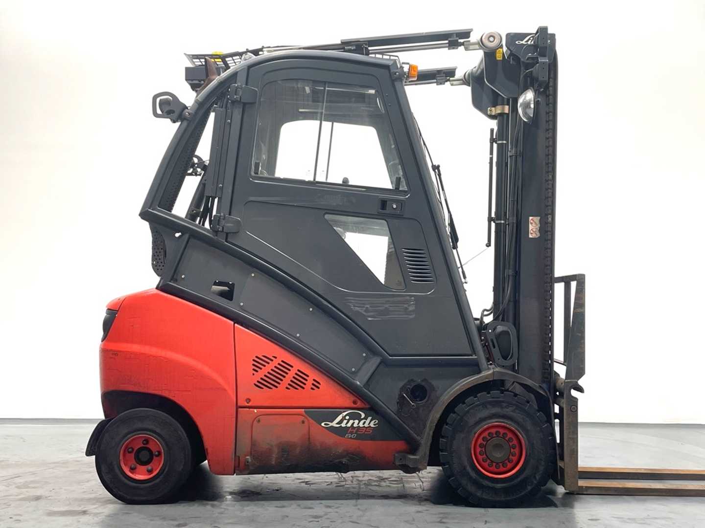 Used Forklift Linde H35D-393-EVO 4 riteņu dakšu iekrāvējs (Image 3) Used Forklift Linde H35D-393-EVO 4 riteņu dakšu iekrāvējs (Image 3)