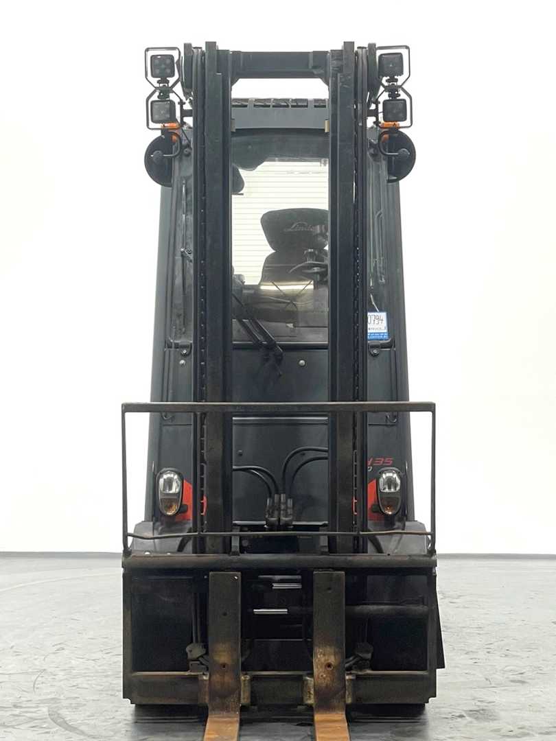 Used Forklift Linde H35D-393-EVO 4 riteņu dakšu iekrāvējs (Image 5) Used Forklift Linde H35D-393-EVO 4 riteņu dakšu iekrāvējs (Image 5)