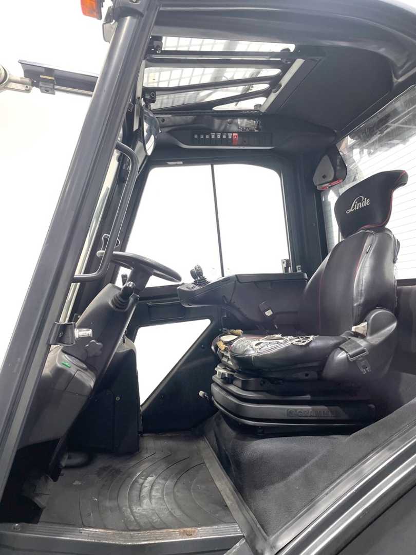 Used Forklift Linde H35D-393-EVO 4 riteņu dakšu iekrāvējs (Image 7) Used Forklift Linde H35D-393-EVO 4 riteņu dakšu iekrāvējs (Image 7)
