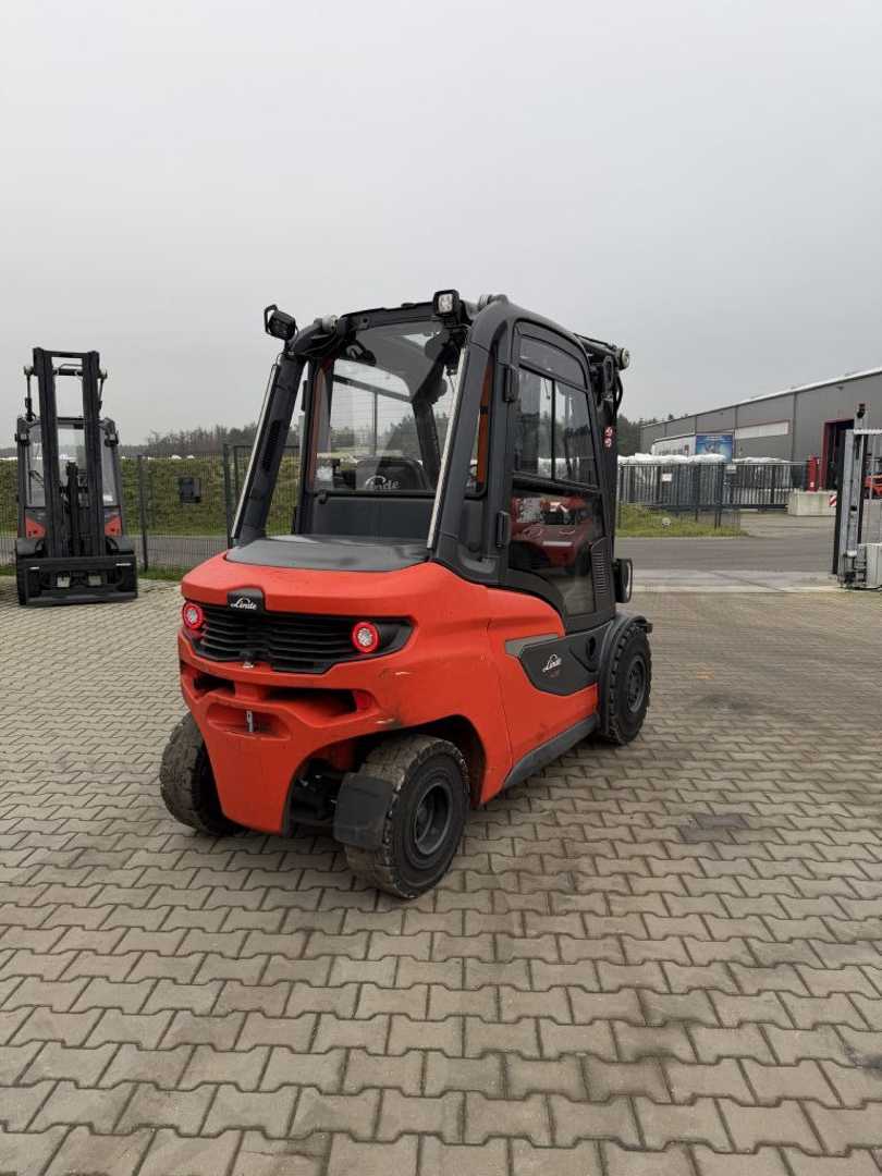 Used Forklift Linde H35D-01/1202 4 riteņu dakšu iekrāvējs (Image 4) Used Forklift Linde H35D-01/1202 4 riteņu dakšu iekrāvējs (Image 4)