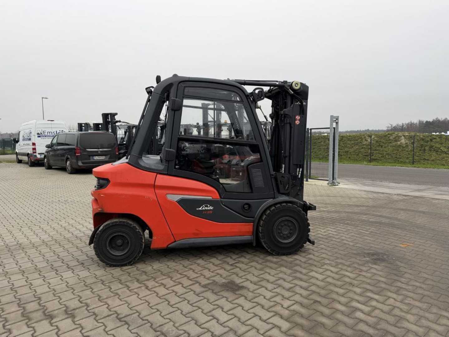 Used Forklift Linde H35D-01/1202 4 riteņu dakšu iekrāvējs (Image 10) Used Forklift Linde H35D-01/1202 4 riteņu dakšu iekrāvējs (Image 10)