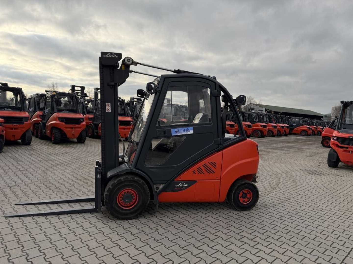 Used Forklift Linde H30D-02 4 riteņu dakšu iekrāvējs (Image 9) Used Forklift Linde H30D-02 4 riteņu dakšu iekrāvējs (Image 9)