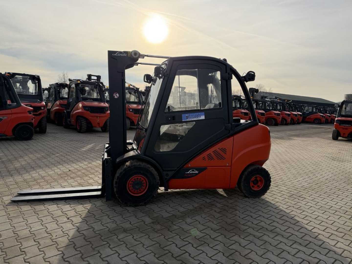 Used Forklift Linde H30D-02 4 riteņu dakšu iekrāvējs (Image 9) Used Forklift Linde H30D-02 4 riteņu dakšu iekrāvējs (Image 9)