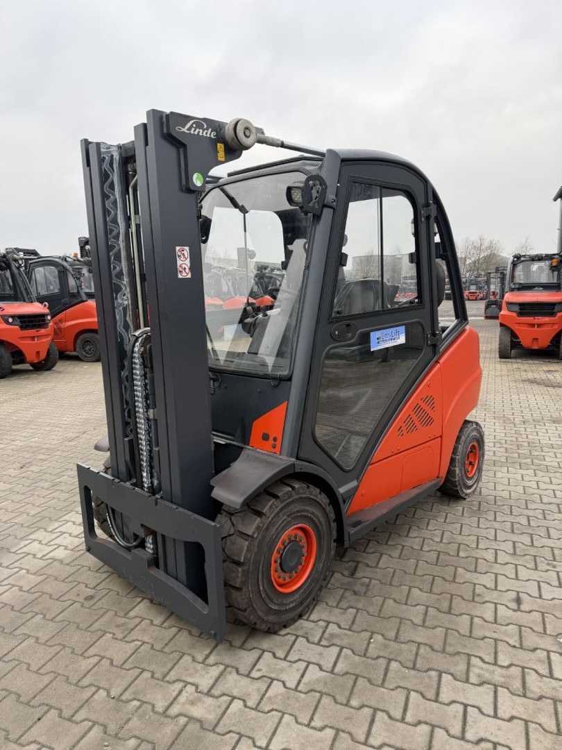 Used Forklift Linde H30D-02 4 riteņu dakšu iekrāvējs (Image 1) Used Forklift Linde H30D-02 4 riteņu dakšu iekrāvējs (Image 1)