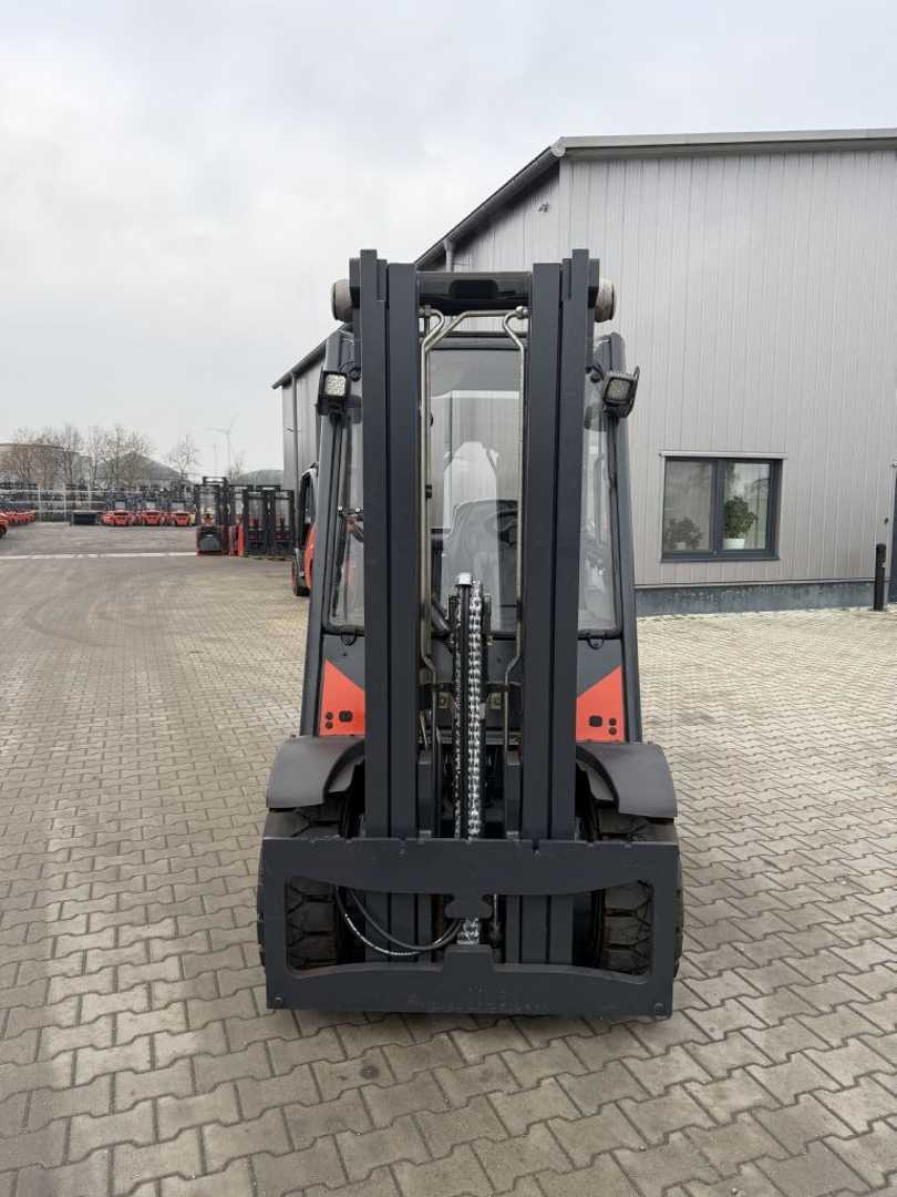 Used Forklift Linde H30D-02 4 riteņu dakšu iekrāvējs (Image 2) Used Forklift Linde H30D-02 4 riteņu dakšu iekrāvējs (Image 2)
