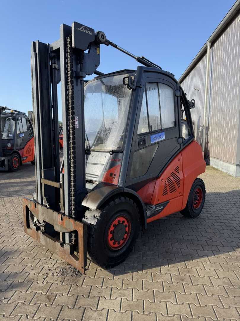 Used Forklift Linde H50D-02/600 4 riteņu dakšu iekrāvējs (Image 1) Used Forklift Linde H50D-02/600 4 riteņu dakšu iekrāvējs (Image 1)