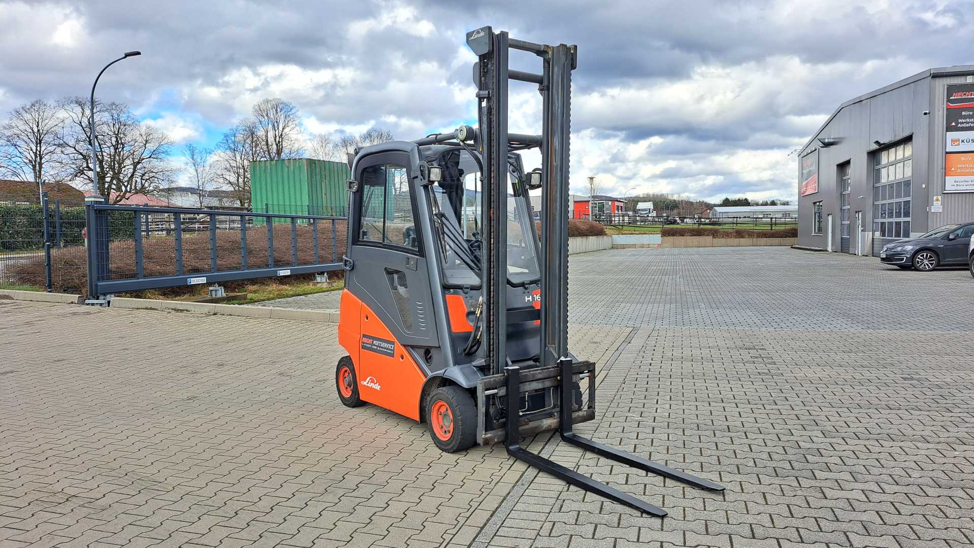 Used Forklift Linde H16D 4 riteņu dakšu iekrāvējs (Image 17)