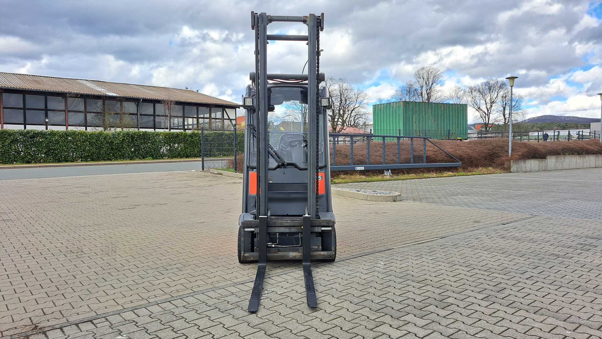 Used Forklift Linde H16D 4 riteņu dakšu iekrāvējs (Image 18)