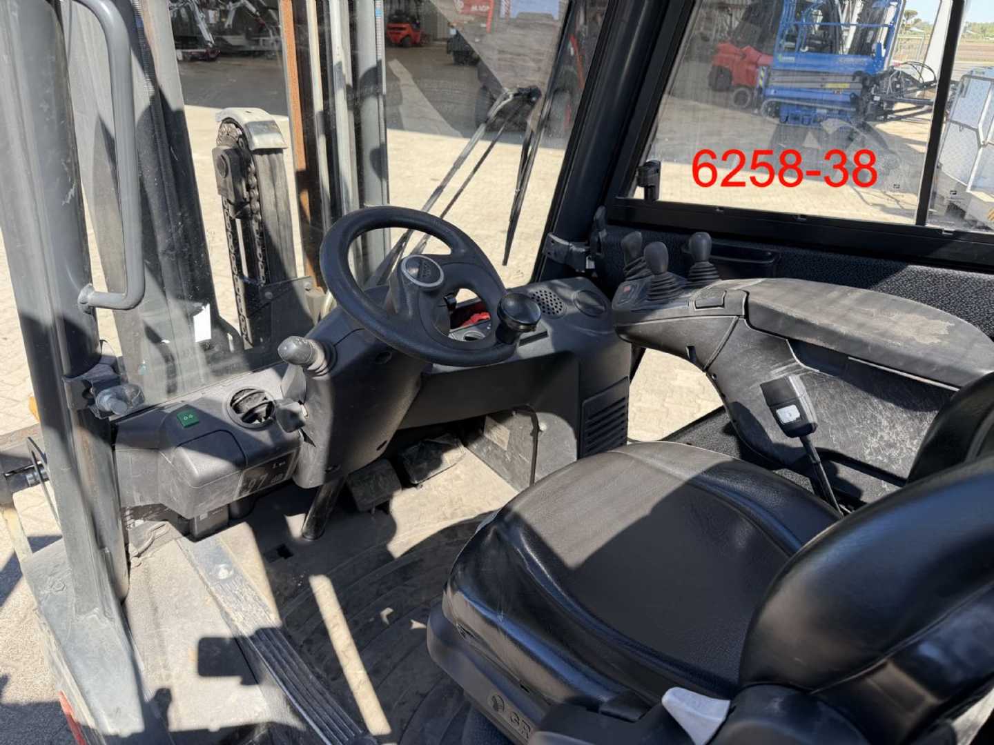 Used Forklift Linde H 30 D 02 4 riteņu dakšu iekrāvējs (Image 10) Used Forklift Linde H 30 D 02 4 riteņu dakšu iekrāvējs (Image 10)