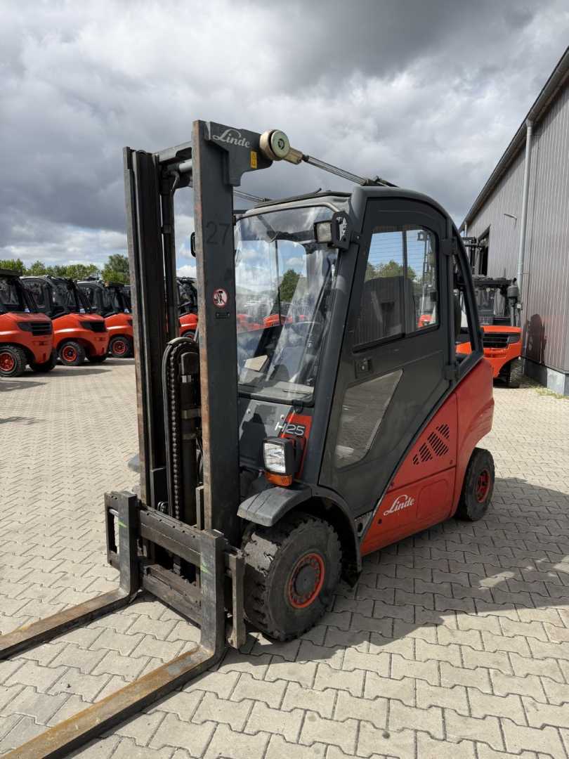 Used Forklift Linde H25D 4 riteņu dakšu iekrāvējs (Image 1) Used Forklift Linde H25D 4 riteņu dakšu iekrāvējs (Image 1)