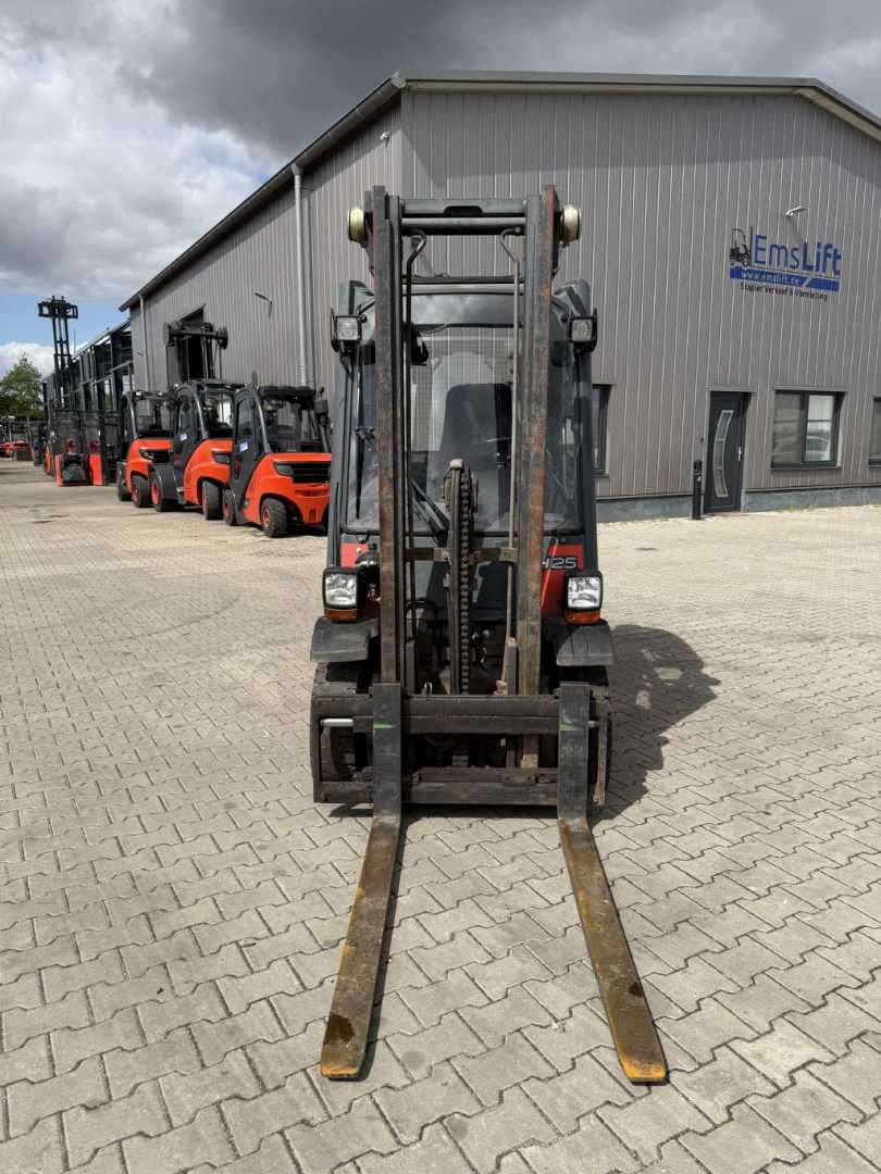Used Forklift Linde H25D 4 riteņu dakšu iekrāvējs (Image 2) Used Forklift Linde H25D 4 riteņu dakšu iekrāvējs (Image 2)