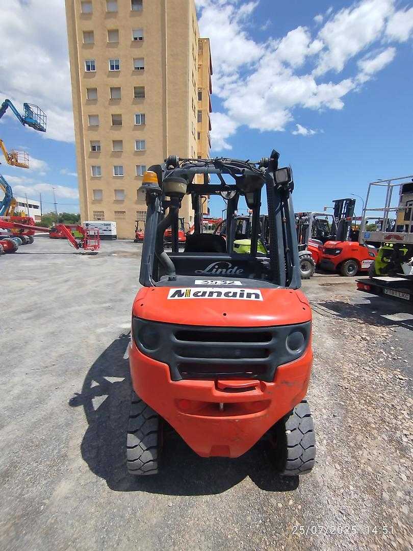 Used Forklift Linde H 35 D-01 4 riteņu dakšu iekrāvējs (Image 4) Used Forklift Linde H 35 D-01 4 riteņu dakšu iekrāvējs (Image 4)