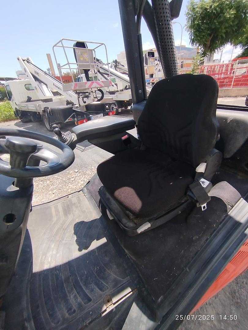 Used Forklift Linde H 35 D-01 4 riteņu dakšu iekrāvējs (Image 10) Used Forklift Linde H 35 D-01 4 riteņu dakšu iekrāvējs (Image 10)